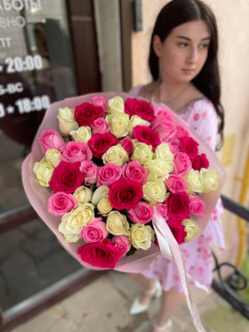 Купить с доставкой. Микс букет из 51 розы