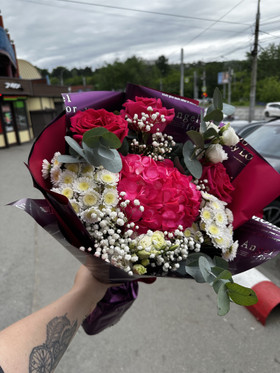 Авторский букет с гортензией