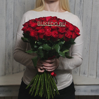 Купить с доставкой. Красные розы Кения, 50 см