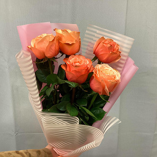 Купить с доставкой. Букет из роз