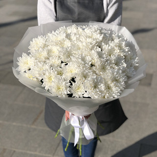 Купить с доставкой. Букет из хризантемы