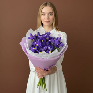 Купить с доставкой. Яркие синие ирисы 15 шт