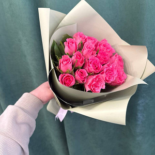 Купить с доставкой. Букет из 15 роз