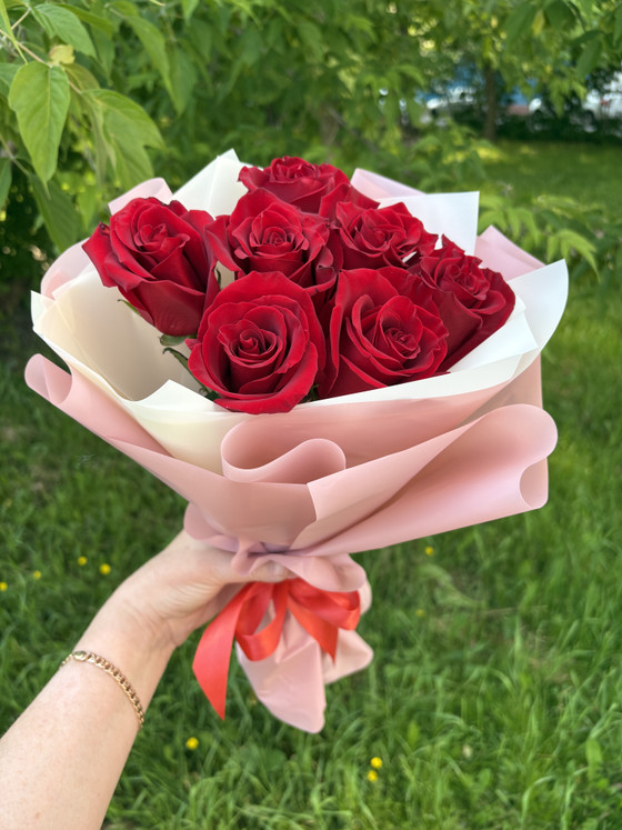 Букет из красных роз