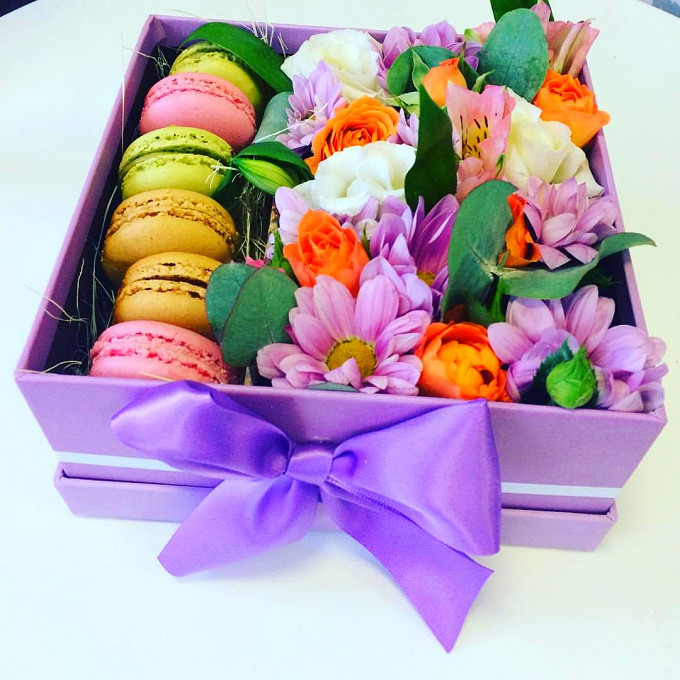 Flower Box с пирожными Macaron