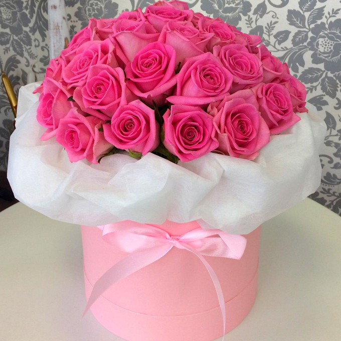 Hat Box из розовых роз