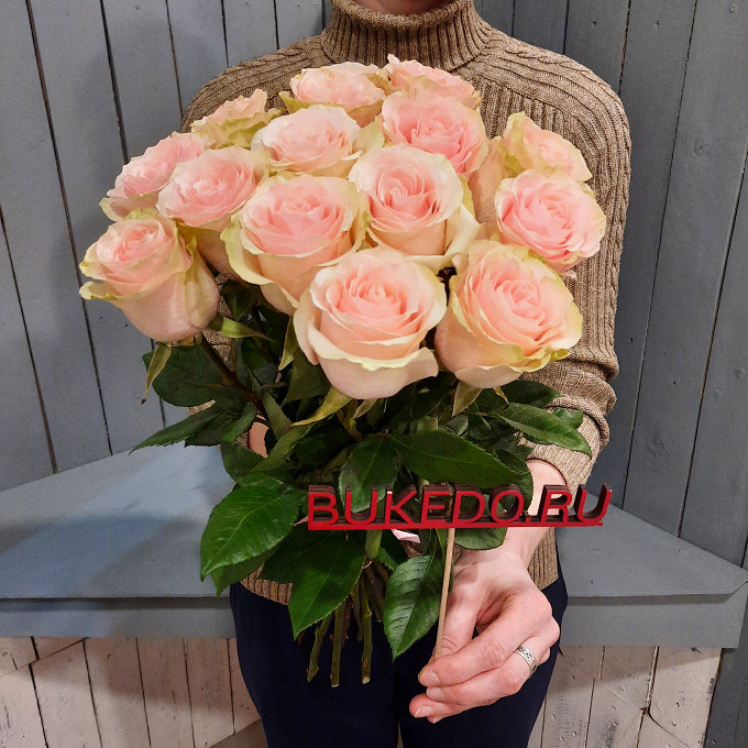 Нежно-розовые розы Эквадор, 50 см