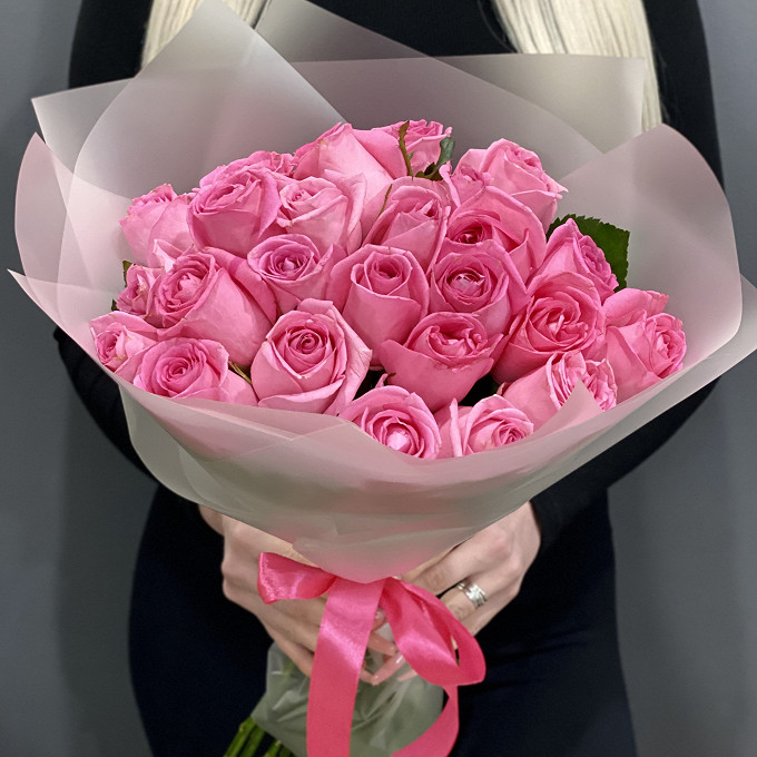 Букет из 25 розовых роз