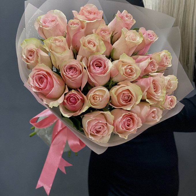 Букет из нежных розовых кенийских роз 25 шт