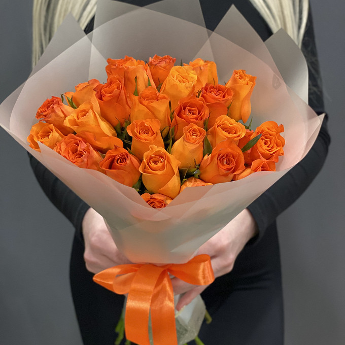 Яркий оранжевый букет розы Кения 25 шт
