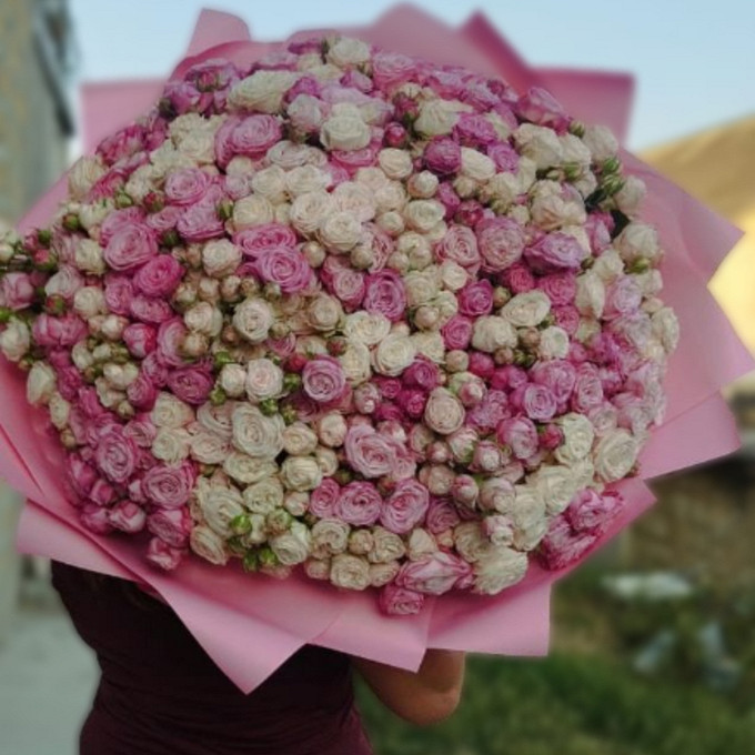 Купить с доставкой. 101 Пионовидная кустовая роза