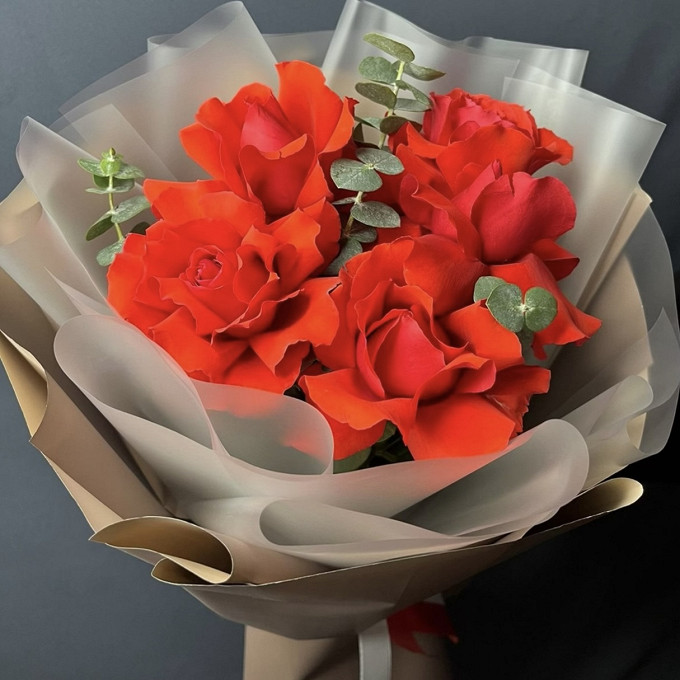 Букет из французских роз и эвкалипта