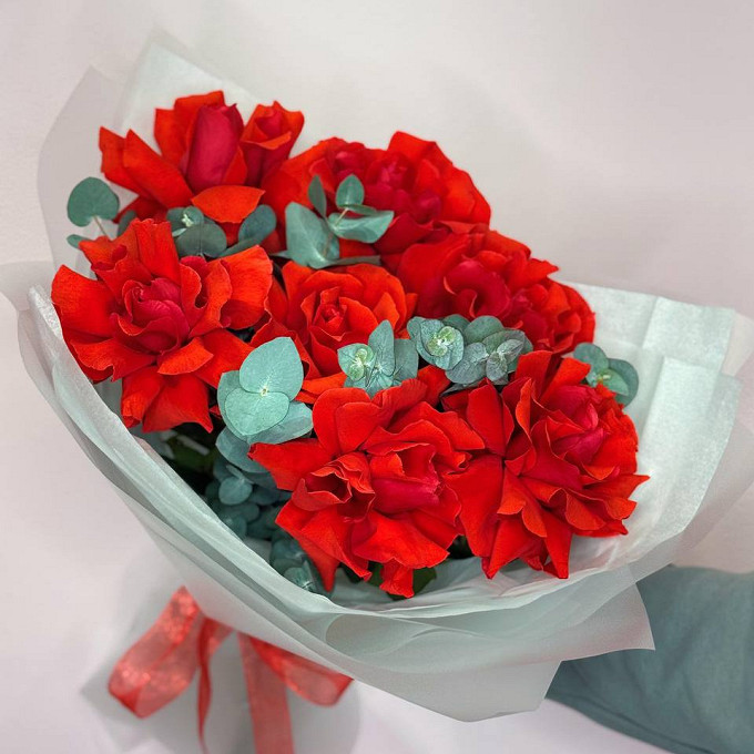 Букет из 7 красных французских роз