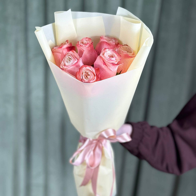 Семь розы кахала в упаковке