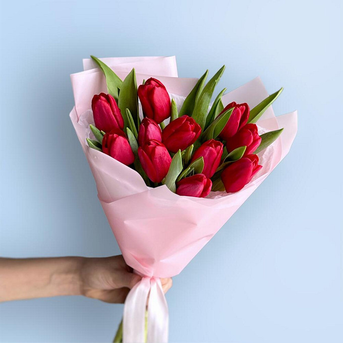 Букет из 11 красных тюльпанов