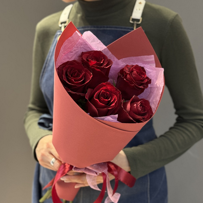 Букет из 5 премиум роз